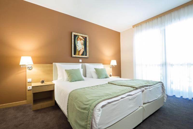 Etno Complex Vrdnicka Kula Hotel Vrdnik Ngoại thất bức ảnh